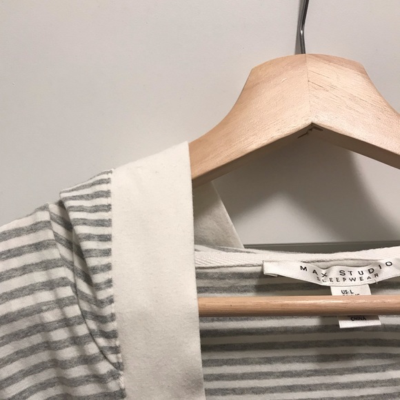 Max studio lounge robe. - Picture 3 of 3